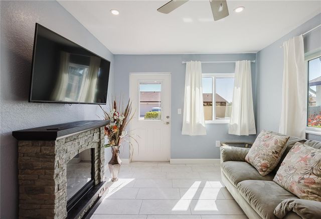 689 LINDEN DRIVE, Englewood, FL 34223