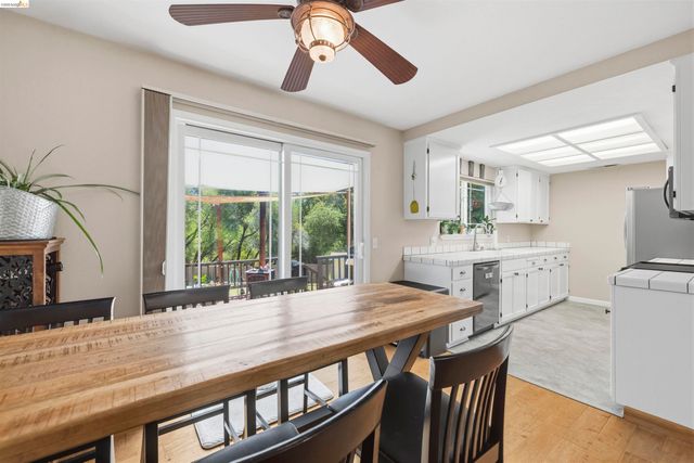 21781 Paseo De Los Portales, Sonora, CA 95370