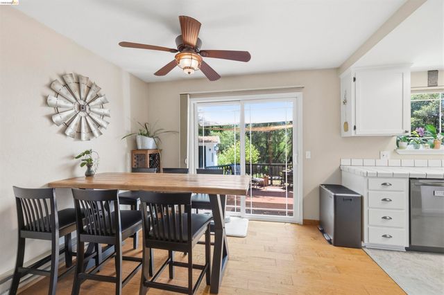 21781 Paseo De Los Portales, Sonora, CA 95370