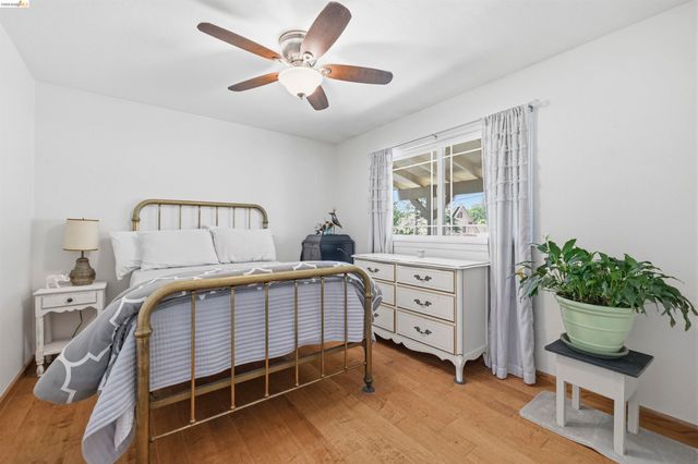 21781 Paseo De Los Portales, Sonora, CA 95370