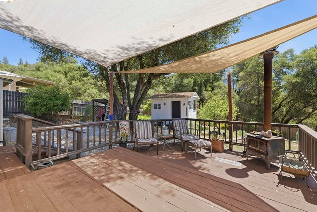 21781 Paseo De Los Portales, Sonora, CA 95370