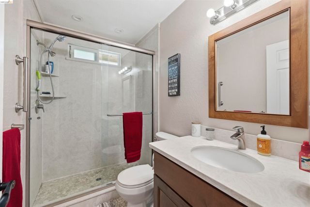 21781 Paseo De Los Portales, Sonora, CA 95370