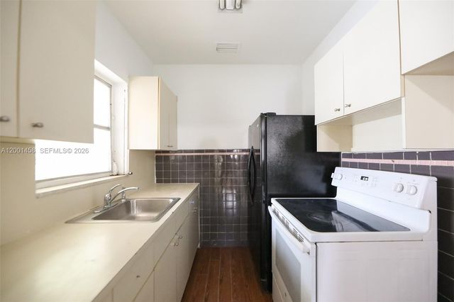 2063 NE 173rd St, North Miami Beach, FL 33162