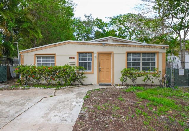 2063 NE 173rd St, North Miami Beach, FL 33162