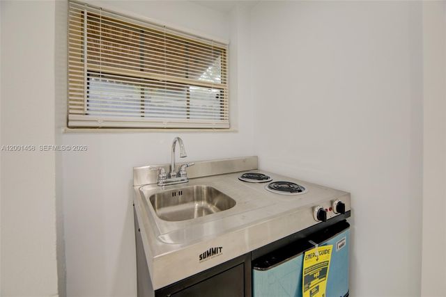 2063 NE 173rd St, North Miami Beach, FL 33162