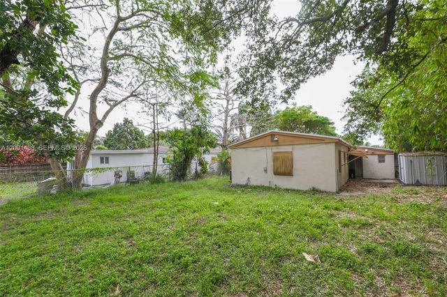 2063 NE 173rd St, North Miami Beach, FL 33162