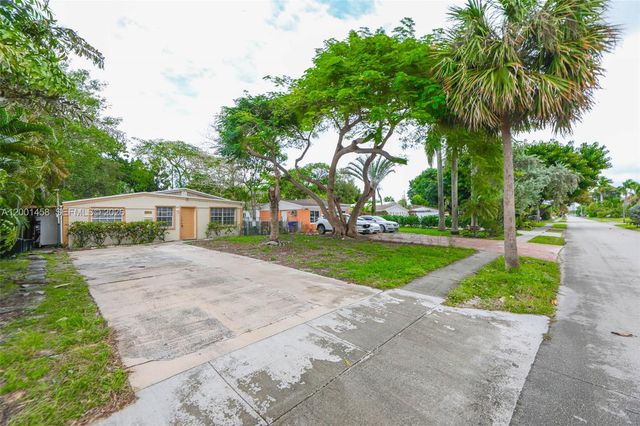 2063 NE 173rd St, North Miami Beach, FL 33162