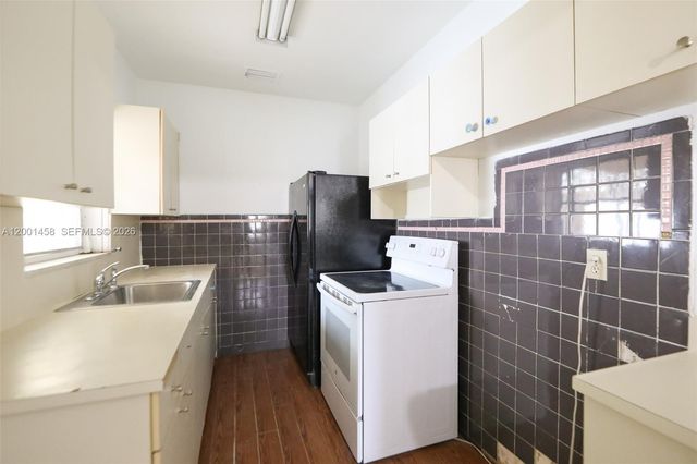 2063 NE 173rd St, North Miami Beach, FL 33162