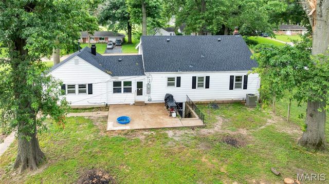 1219 Coal Bank Court, St Louis, MO 63138