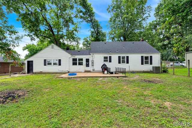 1219 Coal Bank Court, St Louis, MO 63138