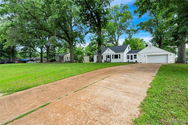 1219 Coal Bank Court, St Louis, MO 63138