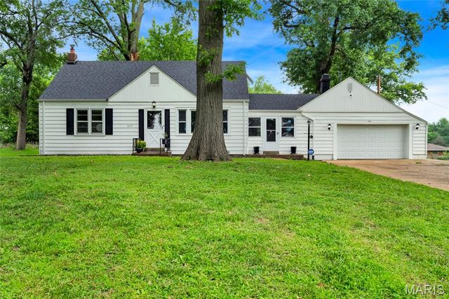 1219 Coal Bank Court, St Louis, MO 63138