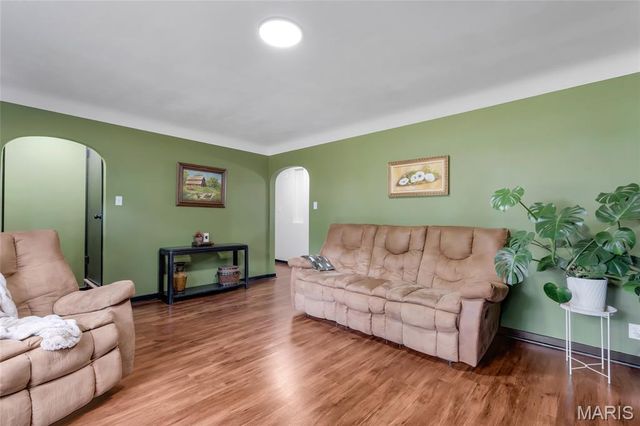 1219 Coal Bank Court, St Louis, MO 63138