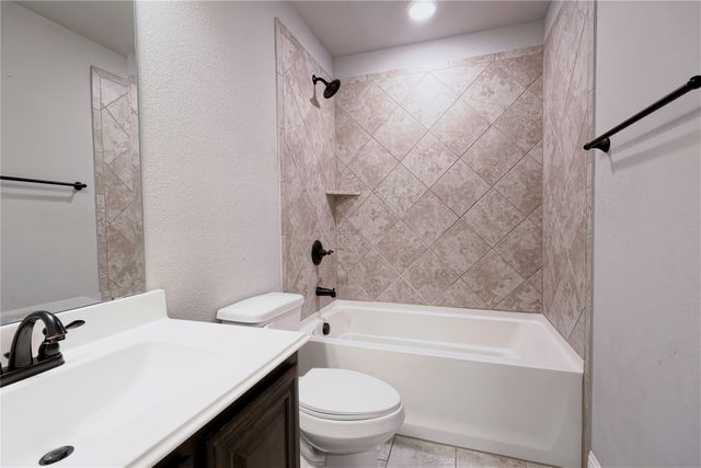 531 harvest grove Drive, Waxahachie, TX 75165