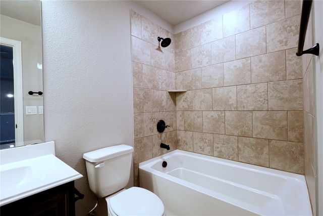 531 harvest grove Drive, Waxahachie, TX 75165