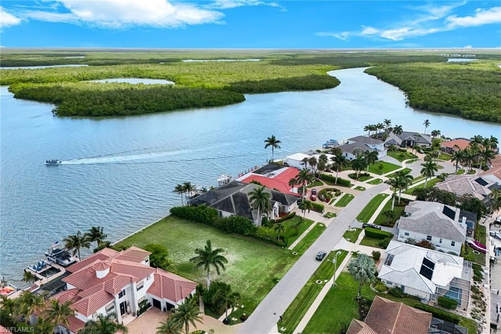 153 Stillwater CT, MARCO ISLAND, FL 34145 — photo 2