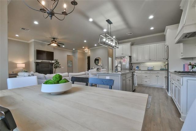 632 Spavinaw Lane, Edmond, OK 73025