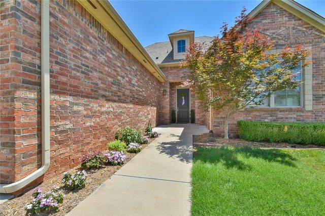 632 Spavinaw Lane, Edmond, OK 73025