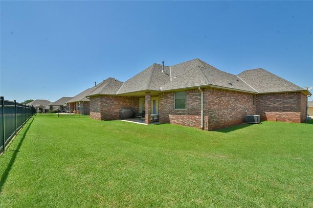 632 Spavinaw Lane, Edmond, OK 73025