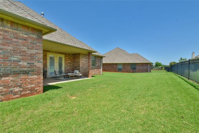 632 Spavinaw Lane, Edmond, OK 73025