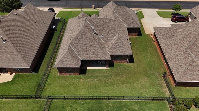 632 Spavinaw Lane, Edmond, OK 73025