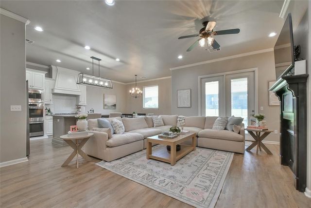632 Spavinaw Lane, Edmond, OK 73025