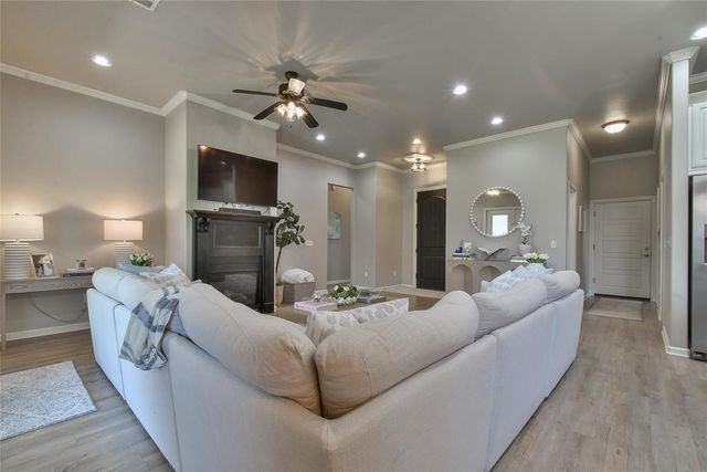 632 Spavinaw Lane, Edmond, OK 73025