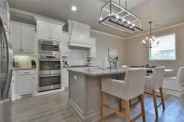 632 Spavinaw Lane, Edmond, OK 73025