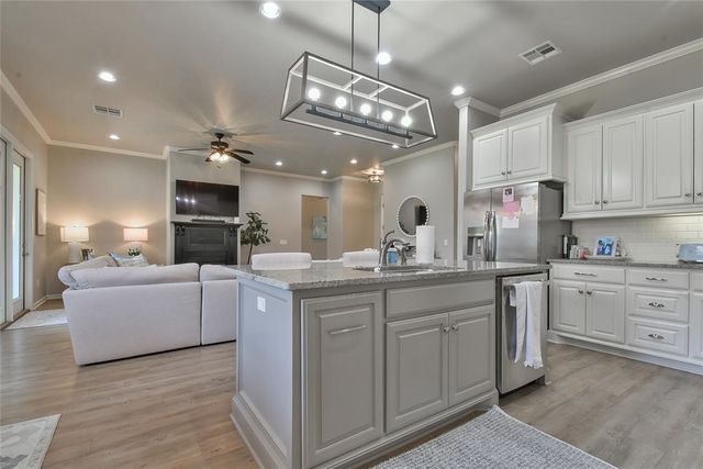 632 Spavinaw Lane, Edmond, OK 73025