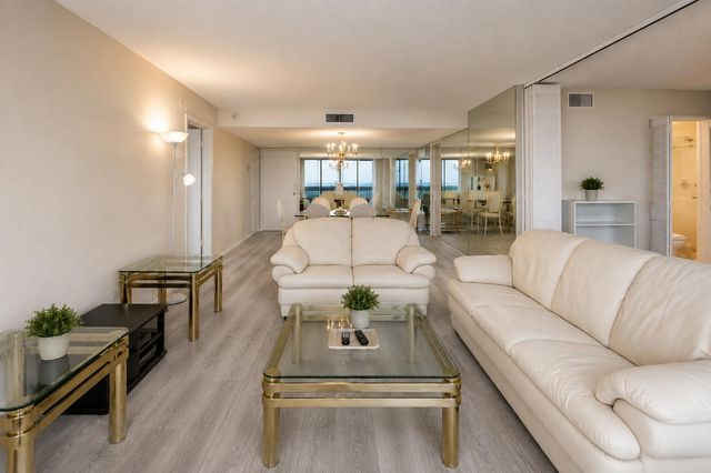 2400 Presidential Way 1105, West Palm Beach, FL 33401