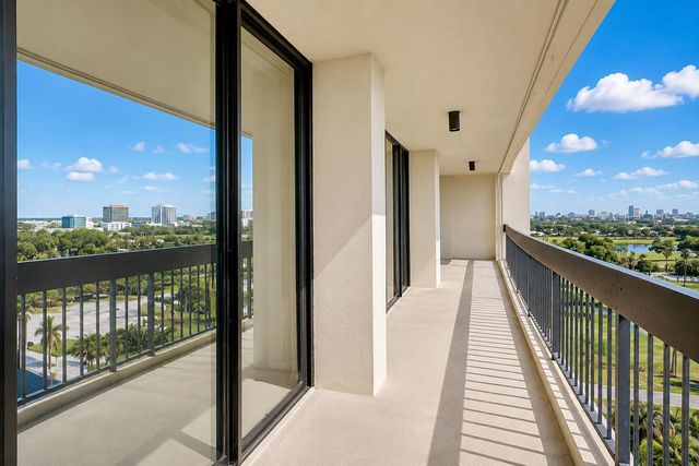 2400 Presidential Way 1105, West Palm Beach, FL 33401