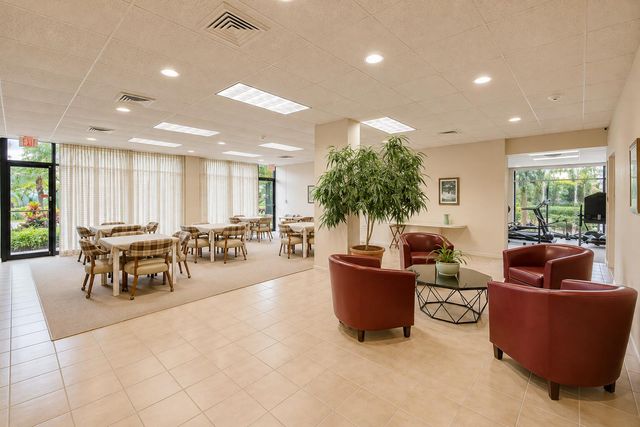 2400 Presidential Way 1105, West Palm Beach, FL 33401
