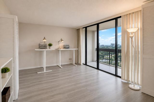 2400 Presidential Way 1105, West Palm Beach, FL 33401