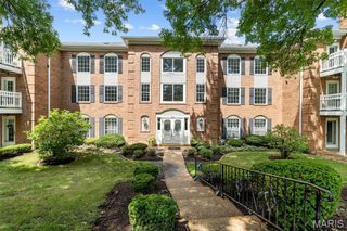 964 Claytonbrook Drive 1C, Ballwin, MO 63011
