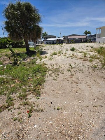 3063 YORK RD, St. James City, FL 33956