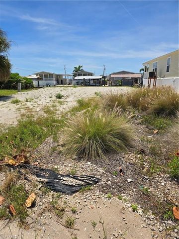 3063 YORK RD, St. James City, FL 33956