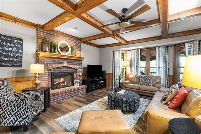 14927 W 76th Street, Lenexa, KS 66216