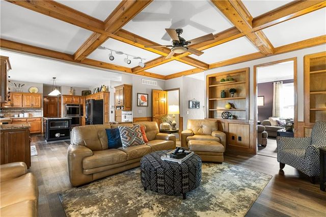 14927 W 76th Street, Lenexa, KS 66216