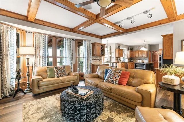 14927 W 76th Street, Lenexa, KS 66216