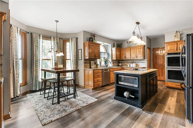 14927 W 76th Street, Lenexa, KS 66216