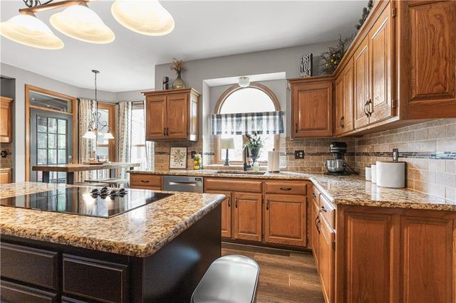 14927 W 76th Street, Lenexa, KS 66216