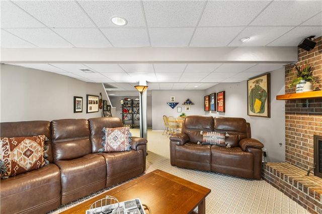 14927 W 76th Street, Lenexa, KS 66216