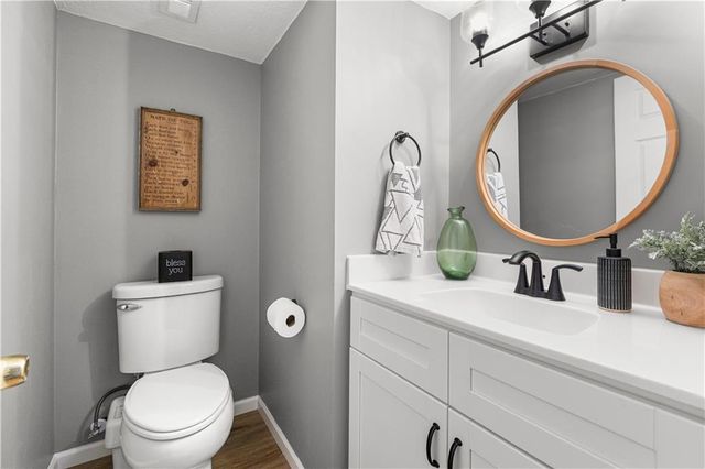 14927 W 76th Street, Lenexa, KS 66216