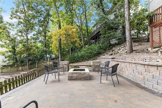 14927 W 76th Street, Lenexa, KS 66216