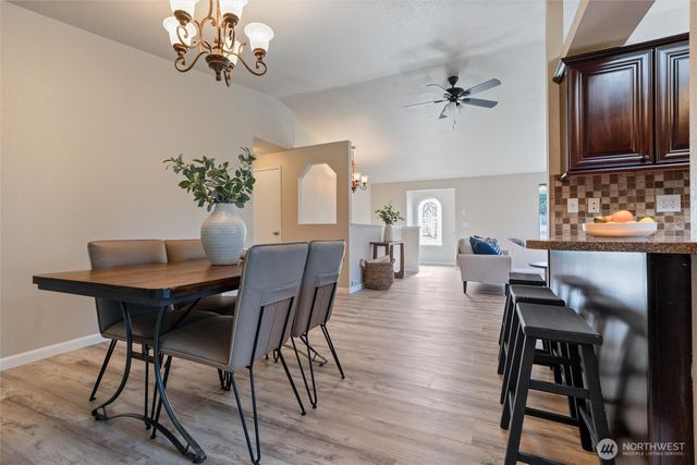 9574 Radcliff Avenue NE, Bremerton, WA 98311