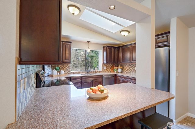 9574 Radcliff Avenue NE, Bremerton, WA 98311