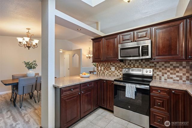 9574 Radcliff Avenue NE, Bremerton, WA 98311