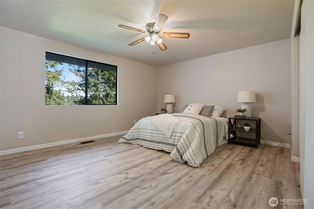 9574 Radcliff Avenue NE, Bremerton, WA 98311