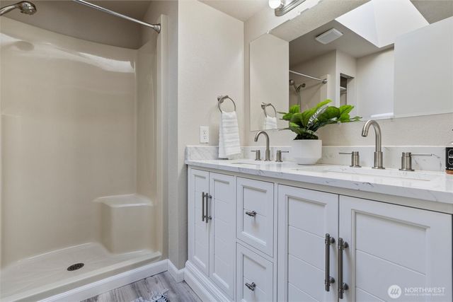 9574 Radcliff Avenue NE, Bremerton, WA 98311