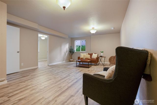 9574 Radcliff Avenue NE, Bremerton, WA 98311